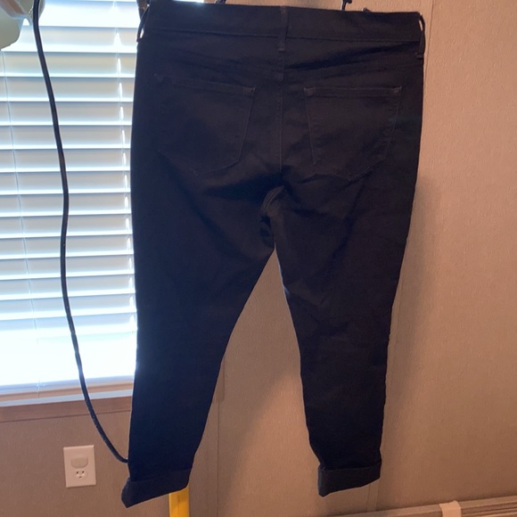 Black old navy capri pants - Picture 2 of 2
